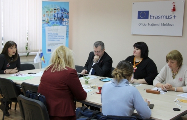 Oficiul Național Erasmus+ a organizat o ședință de lucru membrii echipei HEREs 